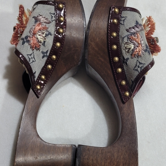 Louis Vuitton Flower sandals  Block Heels 👡 EU 34.5 - Picture 10 of 16